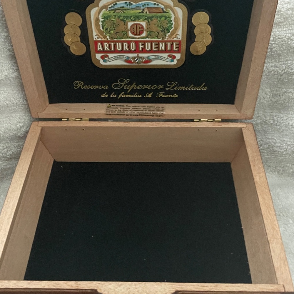 Repurposed Cigar box - Picture 2 of 2